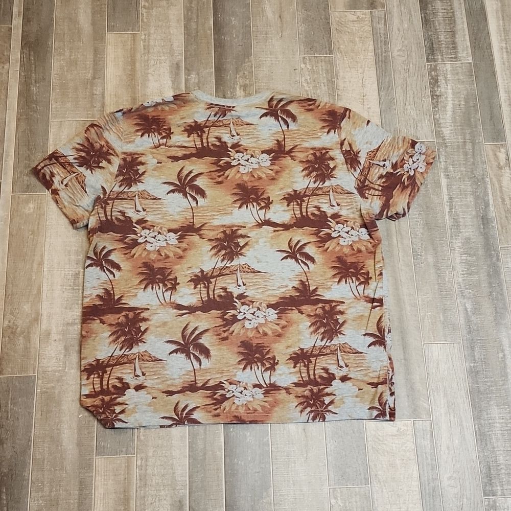 Men's tropical design TShirt - Picture 9 of 9